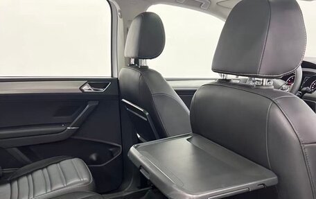 Volkswagen Touran III, 2020 год, 1 900 000 рублей, 17 фотография