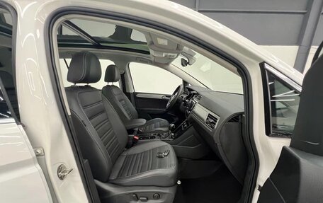 Volkswagen Touran III, 2020 год, 1 900 000 рублей, 19 фотография