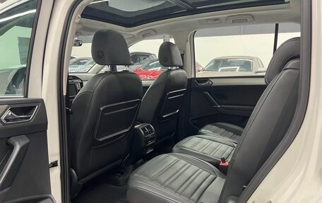 Volkswagen Touran III, 2020 год, 1 900 000 рублей, 21 фотография
