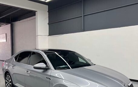 Skoda Superb III рестайлинг, 2022 год, 2 200 000 рублей, 3 фотография