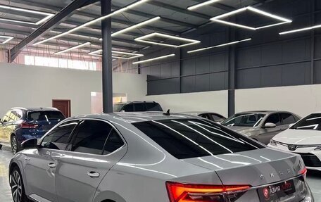 Skoda Superb III рестайлинг, 2022 год, 2 200 000 рублей, 6 фотография