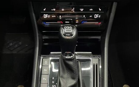 Skoda Superb III рестайлинг, 2022 год, 2 200 000 рублей, 22 фотография