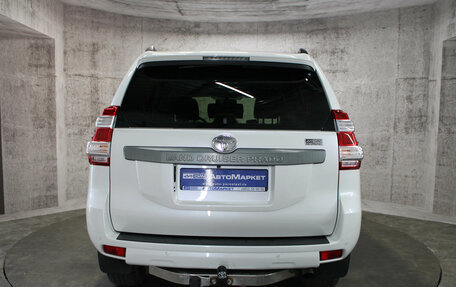 Toyota Land Cruiser Prado 150 рестайлинг 2, 2013 год, 3 085 000 рублей, 7 фотография