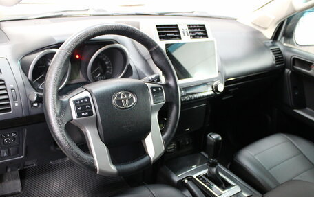 Toyota Land Cruiser Prado 150 рестайлинг 2, 2013 год, 3 085 000 рублей, 10 фотография
