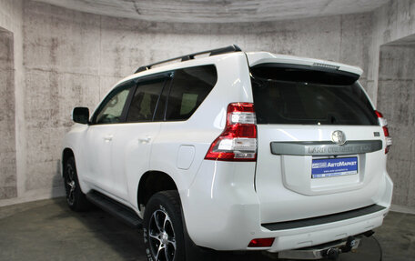Toyota Land Cruiser Prado 150 рестайлинг 2, 2013 год, 3 085 000 рублей, 8 фотография