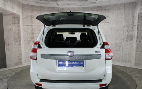 Toyota Land Cruiser Prado 150 рестайлинг 2, 2013 год, 3 085 000 рублей, 13 фотография