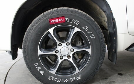 Toyota Land Cruiser Prado 150 рестайлинг 2, 2013 год, 3 085 000 рублей, 15 фотография