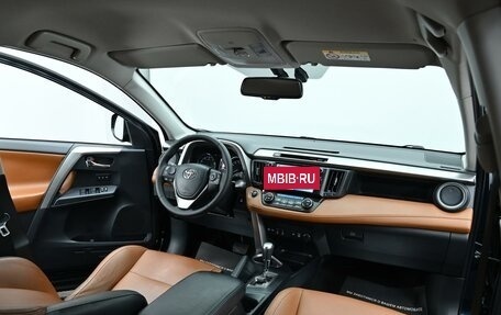 Toyota RAV4, 2018 год, 2 395 000 рублей, 5 фотография