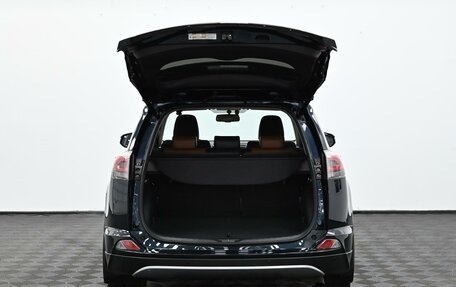 Toyota RAV4, 2018 год, 2 395 000 рублей, 15 фотография