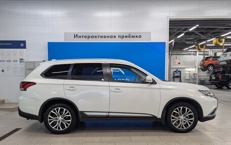 Mitsubishi Outlander III рестайлинг 3, 2018 год, 1 649 000 рублей, 4 фотография