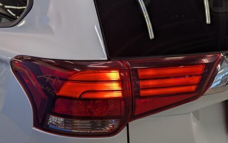 Mitsubishi Outlander III рестайлинг 3, 2018 год, 1 649 000 рублей, 9 фотография