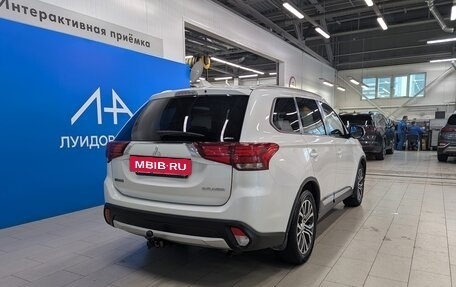 Mitsubishi Outlander III рестайлинг 3, 2018 год, 1 649 000 рублей, 5 фотография