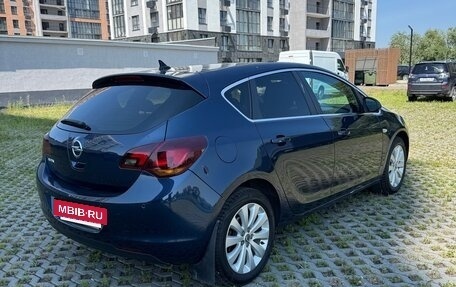 Opel Astra J, 2011 год, 630 000 рублей, 3 фотография