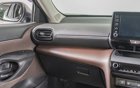 Toyota Yaris Cross, 2021 год, 1 849 000 рублей, 12 фотография