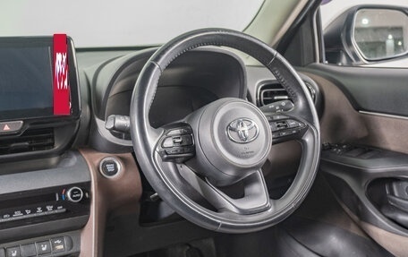 Toyota Yaris Cross, 2021 год, 1 849 000 рублей, 10 фотография
