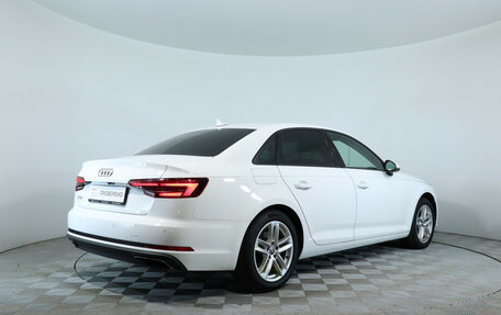 Audi A4, 2019 год, 1 950 000 рублей, 10 фотография