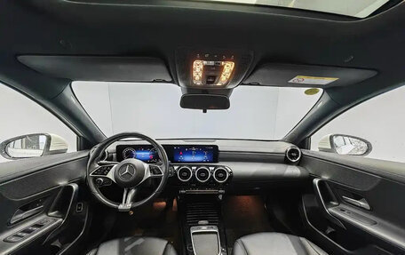 Mercedes-Benz A-Класс, 2022 год, 1 900 000 рублей, 11 фотография
