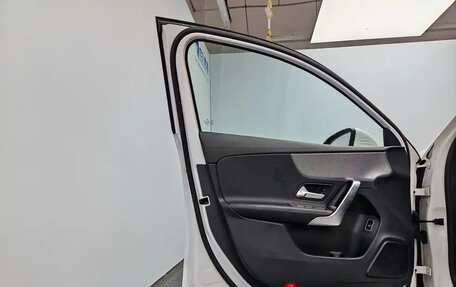 Mercedes-Benz A-Класс, 2022 год, 1 900 000 рублей, 15 фотография