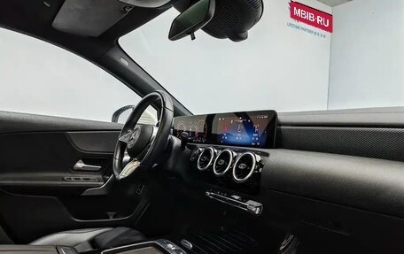 Mercedes-Benz A-Класс, 2022 год, 1 900 000 рублей, 13 фотография