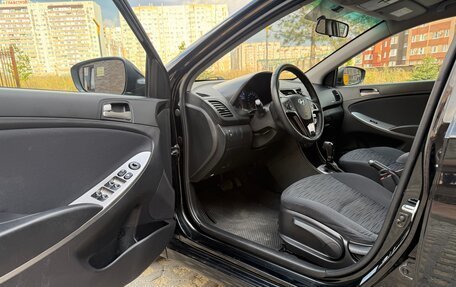 Hyundai Solaris II рестайлинг, 2015 год, 990 000 рублей, 13 фотография