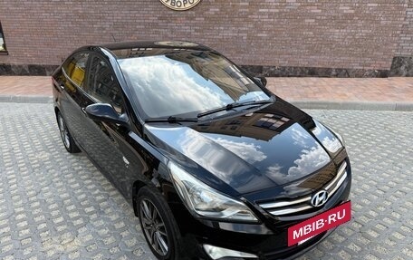 Hyundai Solaris II рестайлинг, 2015 год, 990 000 рублей, 2 фотография