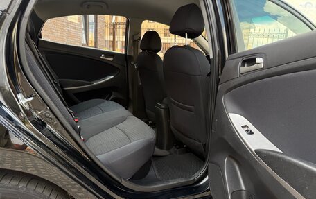 Hyundai Solaris II рестайлинг, 2015 год, 990 000 рублей, 17 фотография
