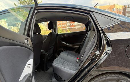 Hyundai Solaris II рестайлинг, 2015 год, 990 000 рублей, 16 фотография
