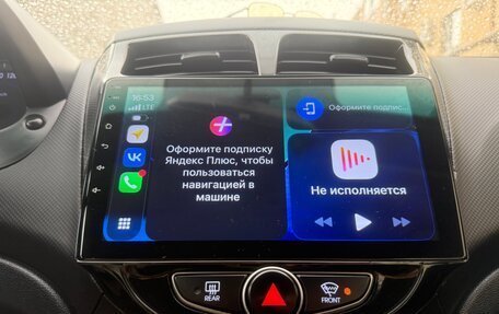 Hyundai Solaris II рестайлинг, 2015 год, 990 000 рублей, 30 фотография