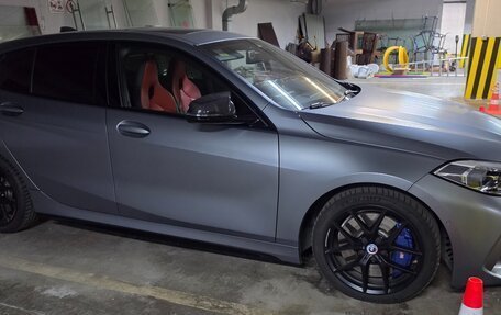 BMW 1 серия, 2022 год, 4 750 000 рублей, 2 фотография