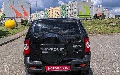 Chevrolet Niva I рестайлинг, 2018 год, 750 000 рублей, 4 фотография