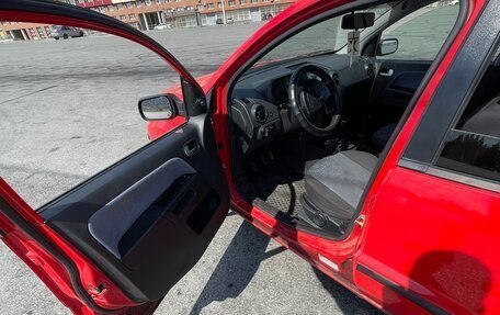 Ford Fusion I, 2005 год, 290 000 рублей, 3 фотография