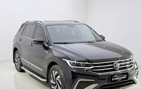 Volkswagen Tiguan II, 2023 год, 2 720 000 рублей, 3 фотография