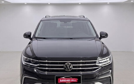 Volkswagen Tiguan II, 2023 год, 2 720 000 рублей, 2 фотография