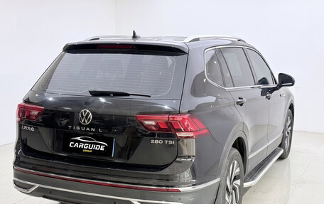 Volkswagen Tiguan II, 2023 год, 2 720 000 рублей, 4 фотография