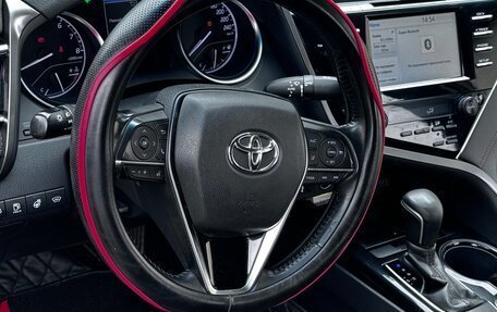 Toyota Camry, 2020 год, 3 200 000 рублей, 10 фотография