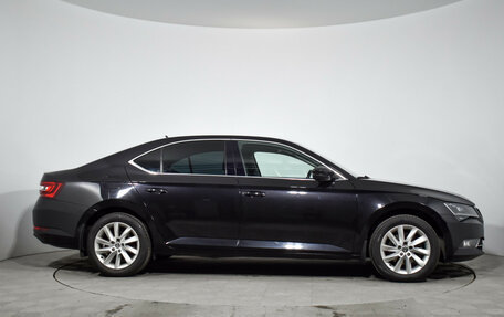 Skoda Superb III рестайлинг, 2019 год, 2 350 000 рублей, 4 фотография
