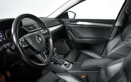 Skoda Superb III рестайлинг, 2019 год, 2 350 000 рублей, 9 фотография