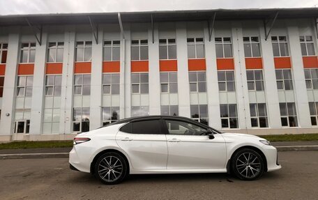 Toyota Camry, 2021 год, 3 450 000 рублей, 3 фотография