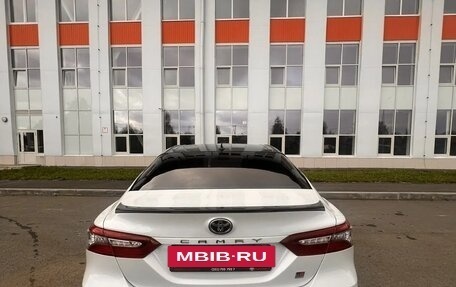 Toyota Camry, 2021 год, 3 450 000 рублей, 9 фотография