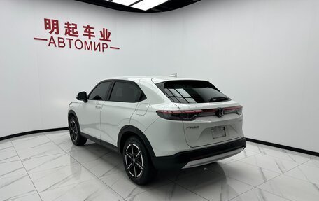 Honda Vezel, 2023 год, 1 950 000 рублей, 5 фотография