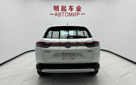 Honda Vezel, 2023 год, 1 950 000 рублей, 6 фотография