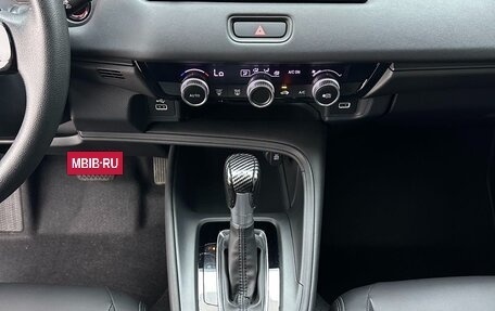 Honda Vezel, 2023 год, 1 950 000 рублей, 10 фотография