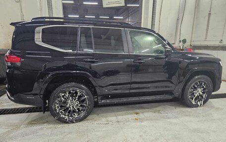 Toyota Land Cruiser, 2024 год, 13 900 000 рублей, 9 фотография