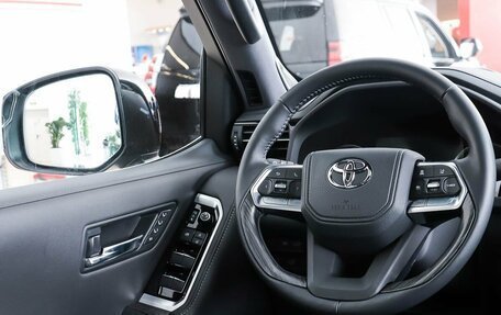 Toyota Land Cruiser, 2026 год, 15 600 000 рублей, 16 фотография