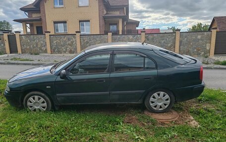 Mitsubishi Carisma I, 2000 год, 115 000 рублей, 3 фотография