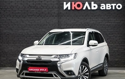 Mitsubishi Outlander III рестайлинг 3, 2019 год, 1 950 000 рублей, 1 фотография
