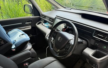 Honda Stepwgn IV, 2015 год, 1 700 000 рублей, 3 фотография