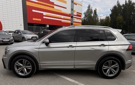 Volkswagen Tiguan II, 2019 год, 2 400 000 рублей, 2 фотография