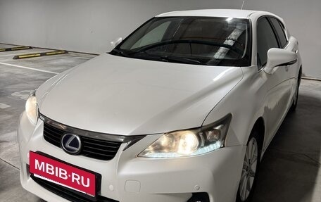 Lexus CT I рестайлинг, 2013 год, 1 420 000 рублей, 11 фотография