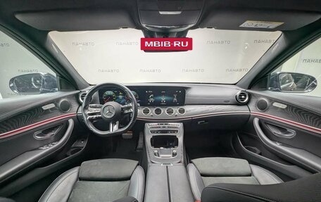 Mercedes-Benz E-Класс, 2022 год, 4 797 000 рублей, 5 фотография